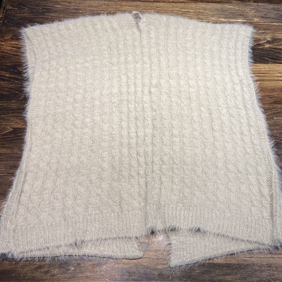 Luxuriously soft Lauren Conrad NWT sleeveless cardigan, sweater vest OS - Picture 8 of 8